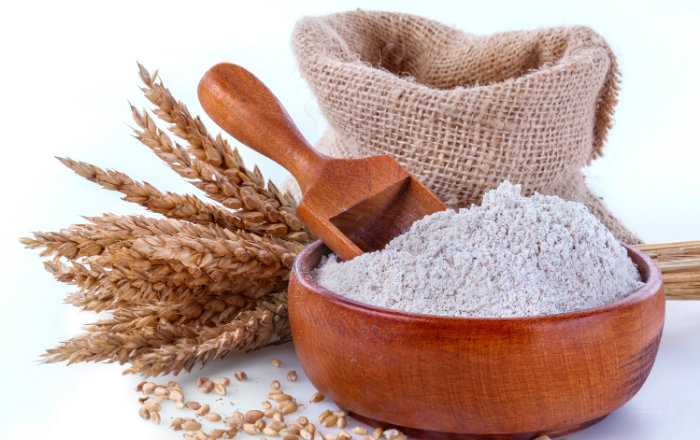 全粒粉がダイエットに良い理由とは？小麦粉より多いビタミンとミネラル、PFCの違いもお伝えします。